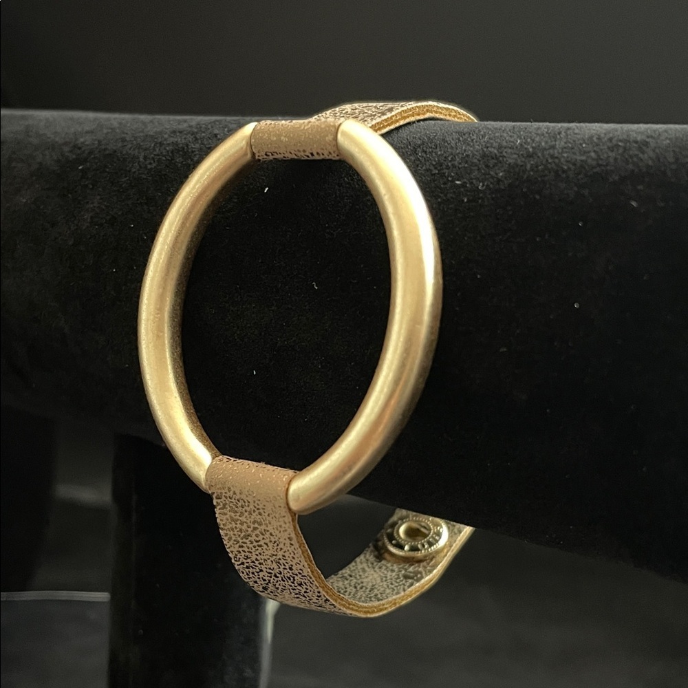 Plunder Design Jewelry Elegant Gold-Tone Leather Strap Bracelet NWOT